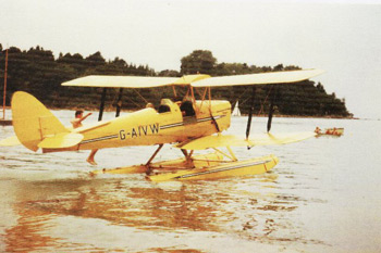 Floats G-AIVW
